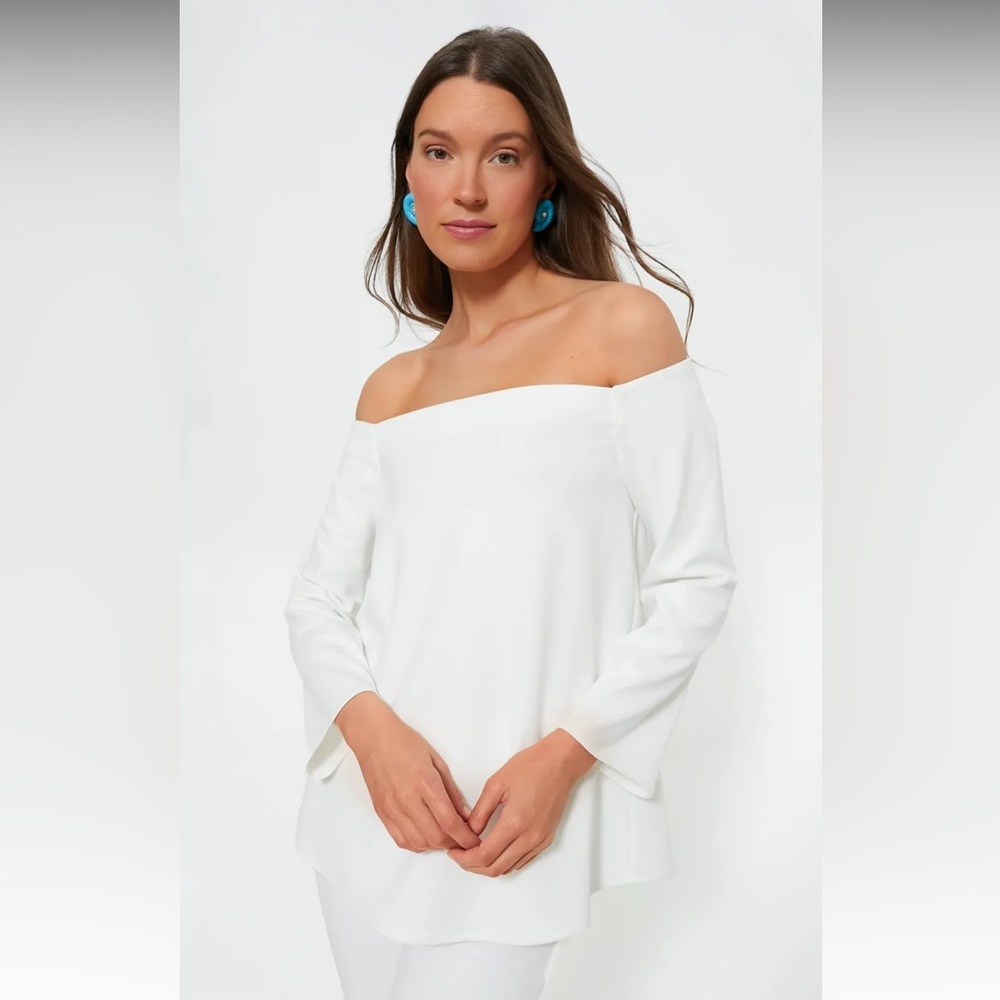 *SOLD* NWOT Tuckernuck Miranda Off-Shoulder White Top, size Small